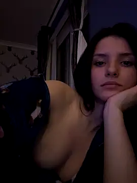 Snapshot of Naughty_CrystalXX chatting on September 17, 2025, 12:01 am Naughty CrystalXX online show from September 17, 2025, 12:01 am