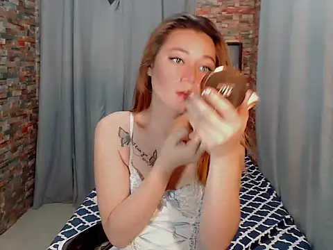 cutemac69 online show from September 30, 2025, 9:31 pm