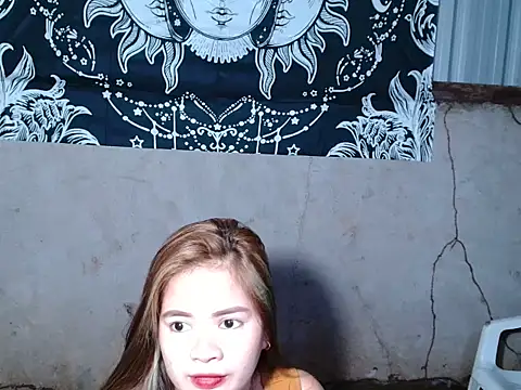 asian pinaydaniela online show from November 28, 2025, 2:14 am