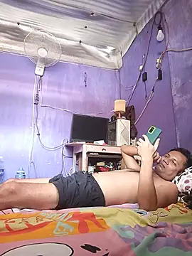 hotcumboi69 online show from July 18, 2026, 3:33 am