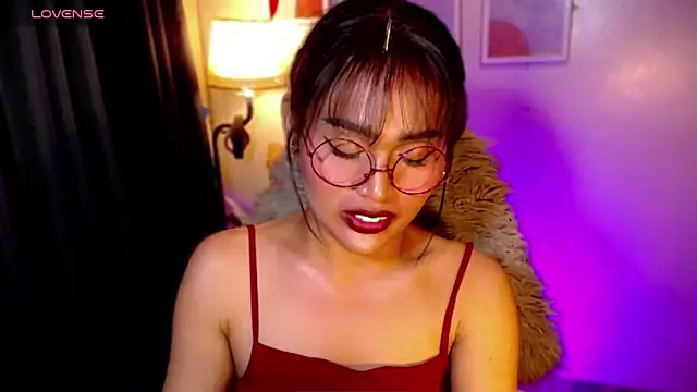 Snapshot of urmidnightcravingsxx chatting on June 11, 2026, 3:59 am urmidnightcravingsxx online show from June 11, 2026, 3:59 am