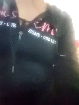 Snapshot of lunna_07 chatting on October 11, 2025, 12:54 am lunna 07 online show from October 11, 2025, 12:54 am