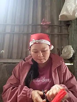 yoowwmr online show from November 13, 2025, 1:59 am