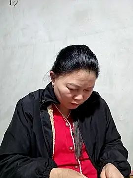 yoowwmr online show from November 25, 2025, 2:50 pm