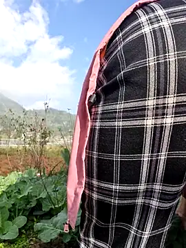 yoowwmr online show from December 22, 2025, 1:46 am