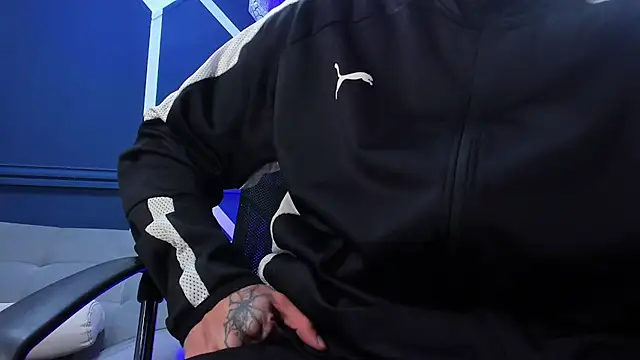 etham wolf  online show from October 7, 2025, 11:18 am