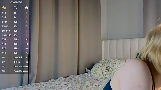 Snapshot of PolIyBowman chatting on October 26, 2025, 3:07 pm PolIyBowman online show from October 26, 2025, 3:07 pm