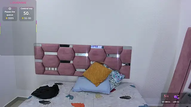 MiiaSmith   online show from November 22, 2025, 9:03 pm