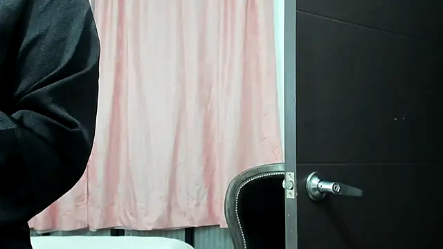 Snapshot of ADHARAMILLER__1111 chatting on October 31, 2025, 1:28 am ADHARAMILLER 1111 online show from October 31, 2025, 1:28 am