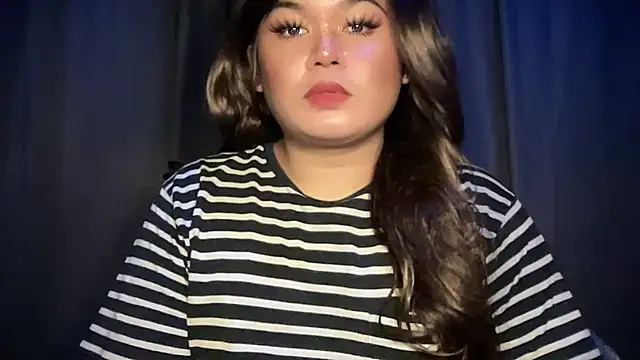 RedHead Thalia online show from September 9, 2025, 5:23 pm