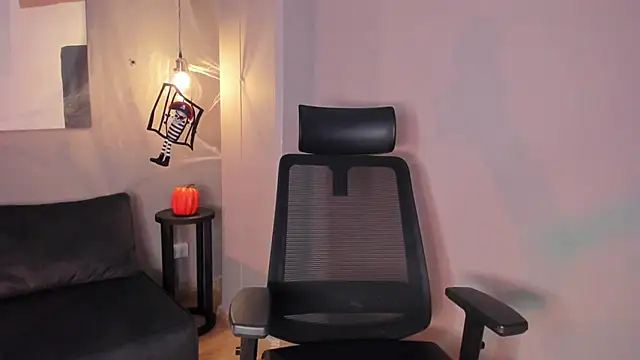 emily mars1 online show from October 8, 2025, 7:55 pm