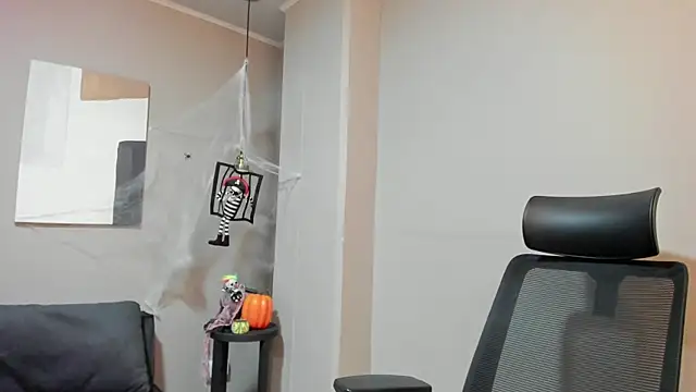 emily mars1 online show from October 17, 2025, 8:11 pm