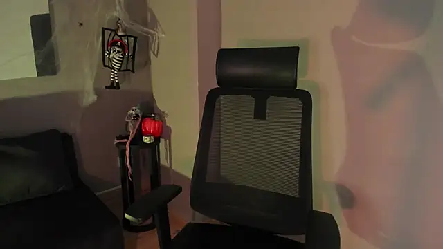 emily mars1 online show from October 21, 2025, 2:51 pm