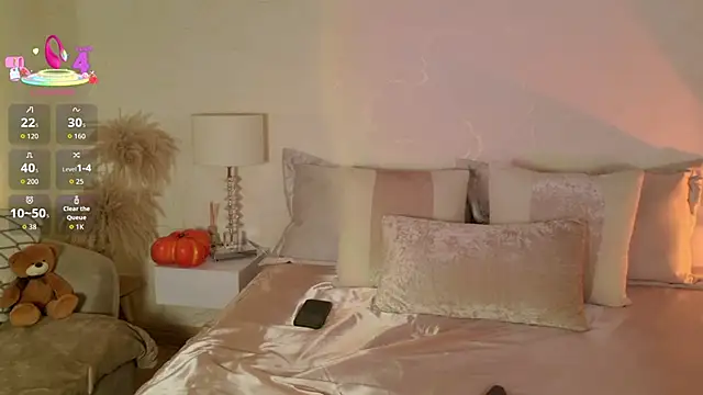 emily mars1 online show from October 28, 2025, 9:06 pm