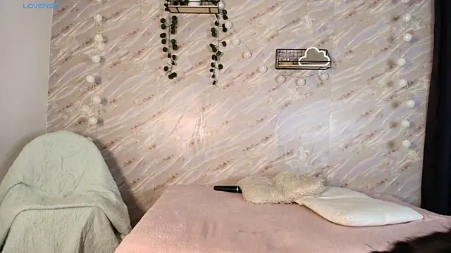 mitsuri 7777 online show from December 17, 2025, 5:13 am