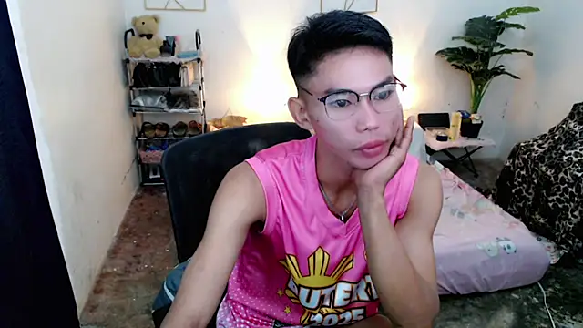 Snapshot of naughty_rence chatting on November 2, 2025, 4:20 pm naughty rence online show from November 2, 2025, 4:20 pm