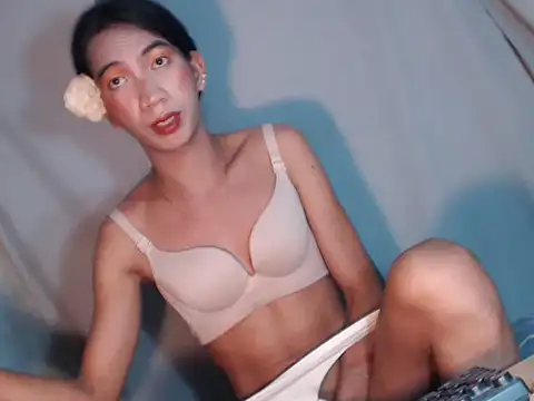 xyourdreamtrans online show from February 26, 2026, 2:21 am