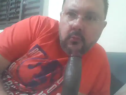 Luised80 online show from April 13, 2026, 5:57 am