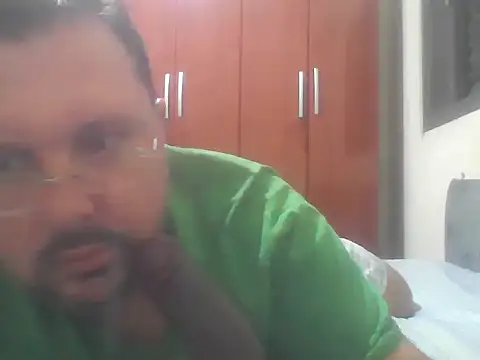 Luised80 online show from April 13, 2026, 7:52 pm