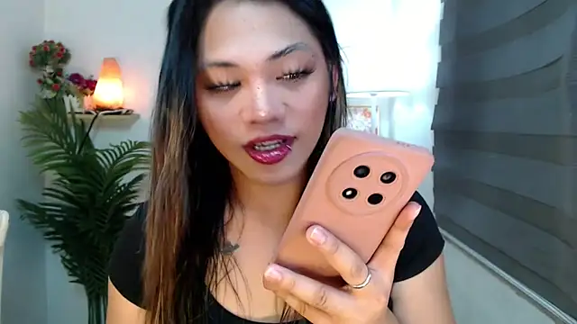 Snapshot of scarlett_brownx69 chatting on October 18, 2025, 10:49 am scarlett brownx69 online show from October 18, 2025, 10:49 am