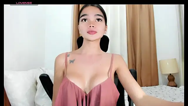 kendall petite18 online show from June 4, 2026, 8:59 pm