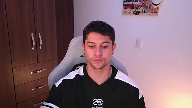 domsantiago  online show from November 13, 2025, 11:58 pm