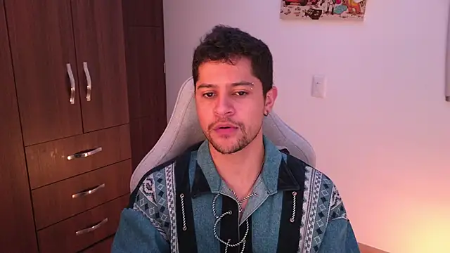 domsantiago  online show from November 25, 2025, 3:06 am