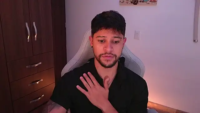 domsantiago  online show from February 9, 2026, 3:21 am