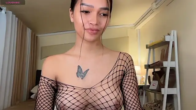  agatha143  online show from May 18, 2026, 4:07 am