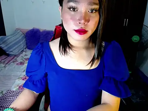 Urassiansweetcummer online show from September 26, 2025, 2:26 am