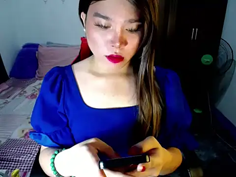 Urassiansweetcummer online show from October 10, 2025, 3:38 am