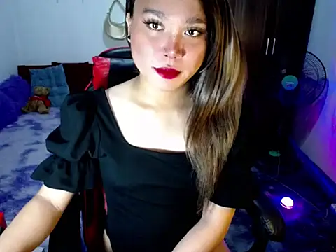 Urassiansweetcummer online show from March 19, 2026, 2:26 am