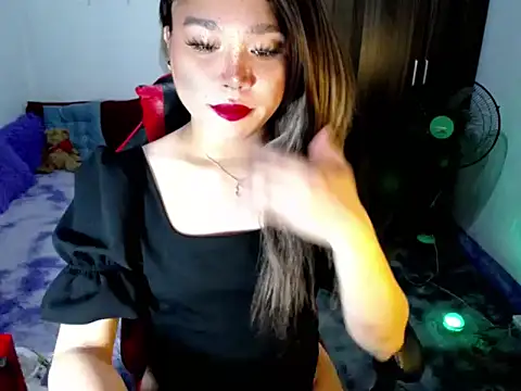 Urassiansweetcummer online show from March 20, 2026, 5:01 am