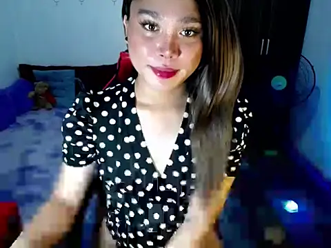 Urassiansweetcummer online show from March 27, 2026, 10:26 am