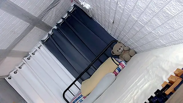 TRANSGODDESSA online show from April 6, 2026, 1:03 am