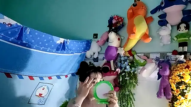 emgaixinhngoan online show from November 8, 2025, 1:28 am