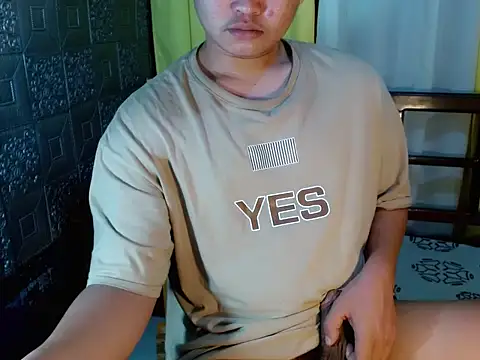 Reynelcock online show from October 14, 2025, 3:29 am