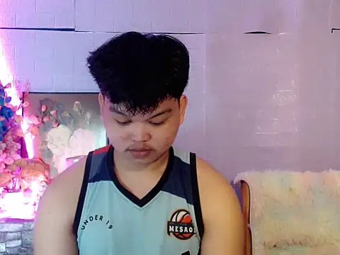 Reynelcock online show from May 28, 2026, 5:21 pm