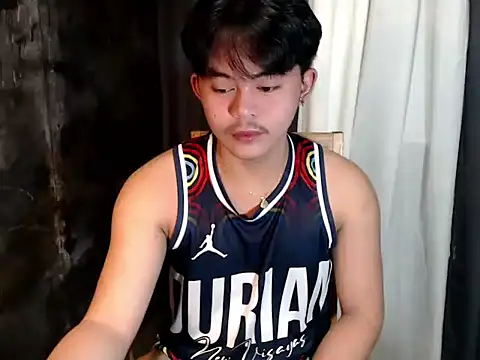 urguy toshi online show from September 23, 2025, 2:09 pm