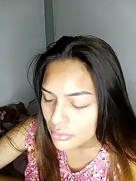 Snapshot of Wena_Larson88 chatting on November 3, 2025, 6:09 pm Wena Larson88 online show from November 3, 2025, 6:09 pm