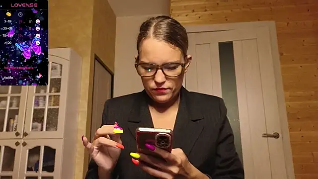 findom lady shine online show from September 21, 2025, 8:32 pm