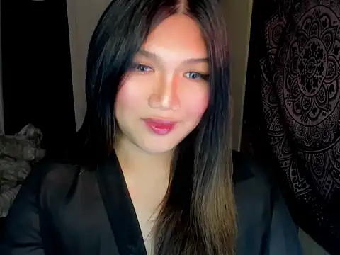 Snapshot of Lou_heart chatting on November 19, 2025, 5:24 pm Lou heart online show from November 19, 2025, 5:24 pm