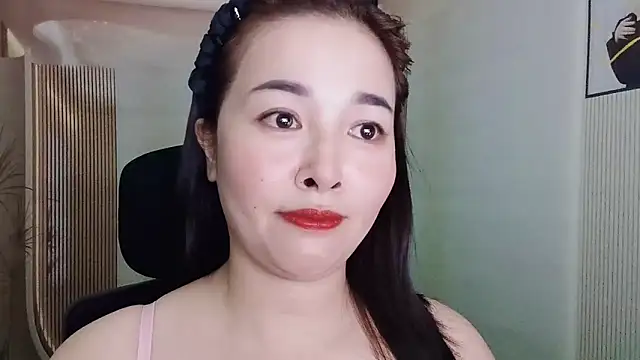 Snapshot of benahotsex69 chatting on October 9, 2025, 5:05 am benahotsex69 online show from October 9, 2025, 5:05 am