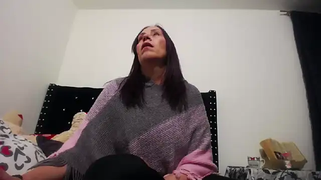 Chantalvedette online show from May 12, 2026, 3:25 am