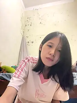 meomeo2k6 online show from October 3, 2025, 2:36 pm