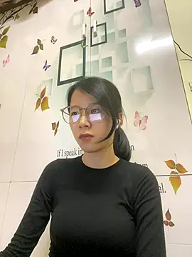 meomeo2k6 online show from November 1, 2025, 5:31 am