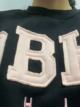 meomeo2k6 online show from November 18, 2025, 2:43 pm