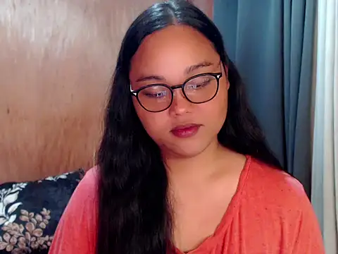 Snapshot of _Lylia chatting on October 5, 2025, 12:20 am Lylia online show from October 5, 2025, 12:20 am