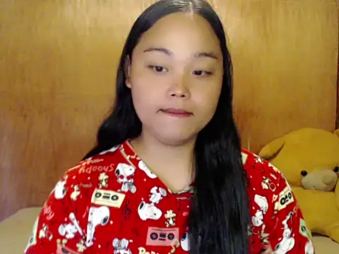 Snapshot of _Lylia chatting on October 19, 2025, 8:48 am Lylia online show from October 19, 2025, 8:48 am