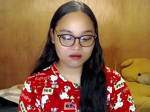 Snapshot of _Lylia chatting on October 31, 2025, 9:27 pm Lylia online show from October 31, 2025, 9:27 pm